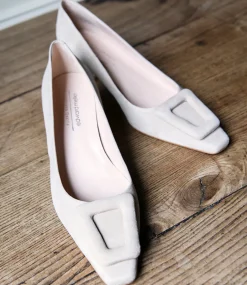 Astra60 Pump With Trim In Camel Suede