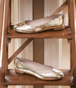 Fara Scalloped Ballet Flat In Crushed Gold