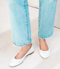 Finity Classic Ballet With Tonal Trim In Offwhite