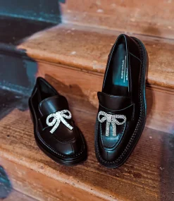 Gael Moccasin With Crystal Bow In Black