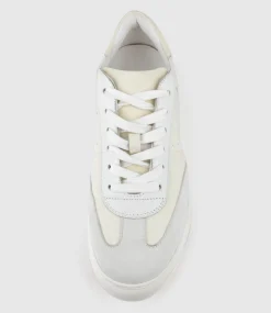 Jones Retro Sneaker In Cream