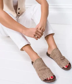 Kyndra Textured Slide On Footbed In Natural
