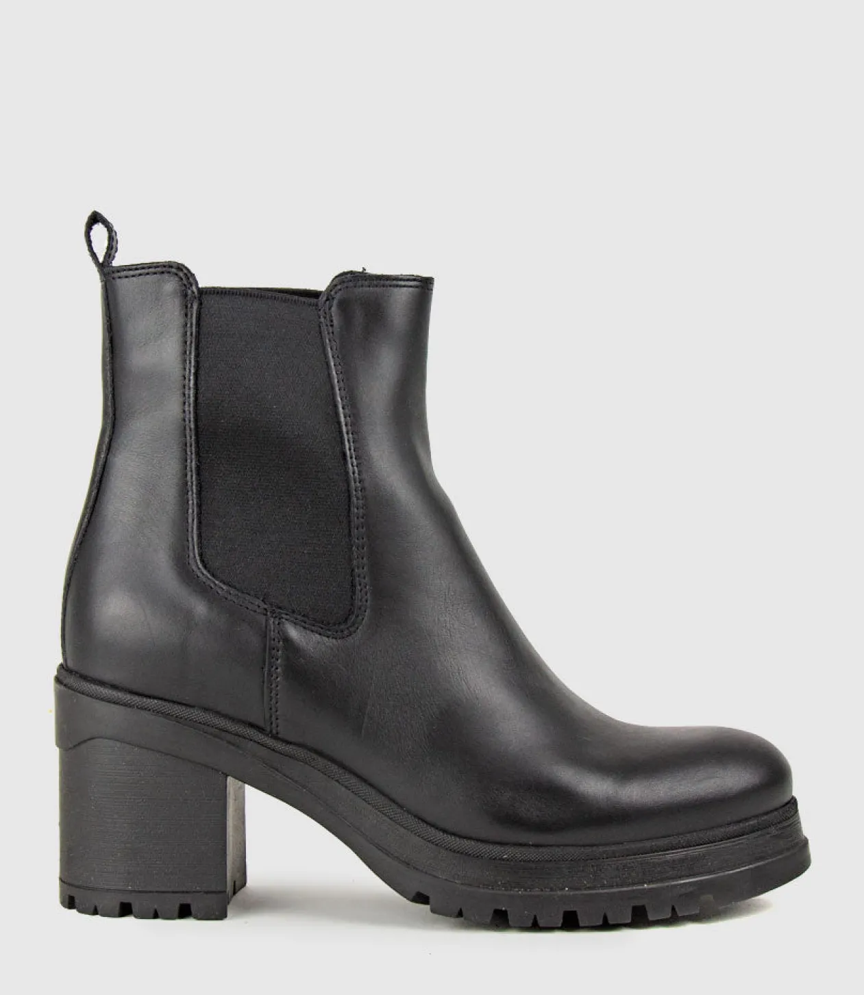 Paxton Chukka Boot On Rubber Heel In Black
