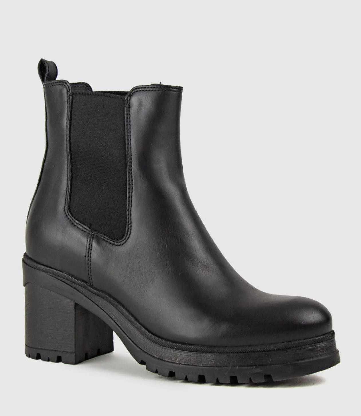 Paxton Chukka Boot On Rubber Heel In Black