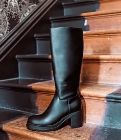 Primrose Knee Boot On Rubber Heel In Black