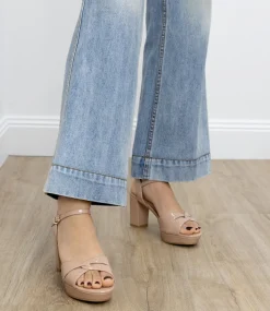 Regent80 Interlocked Detail Platform Sandal In Nude Patent