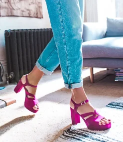 Reya100 Open Toe Platform Sandal In Magenta Suede
