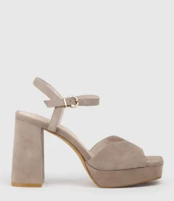 Rhiana95 V Throat Platform Sandal In Nude Suede