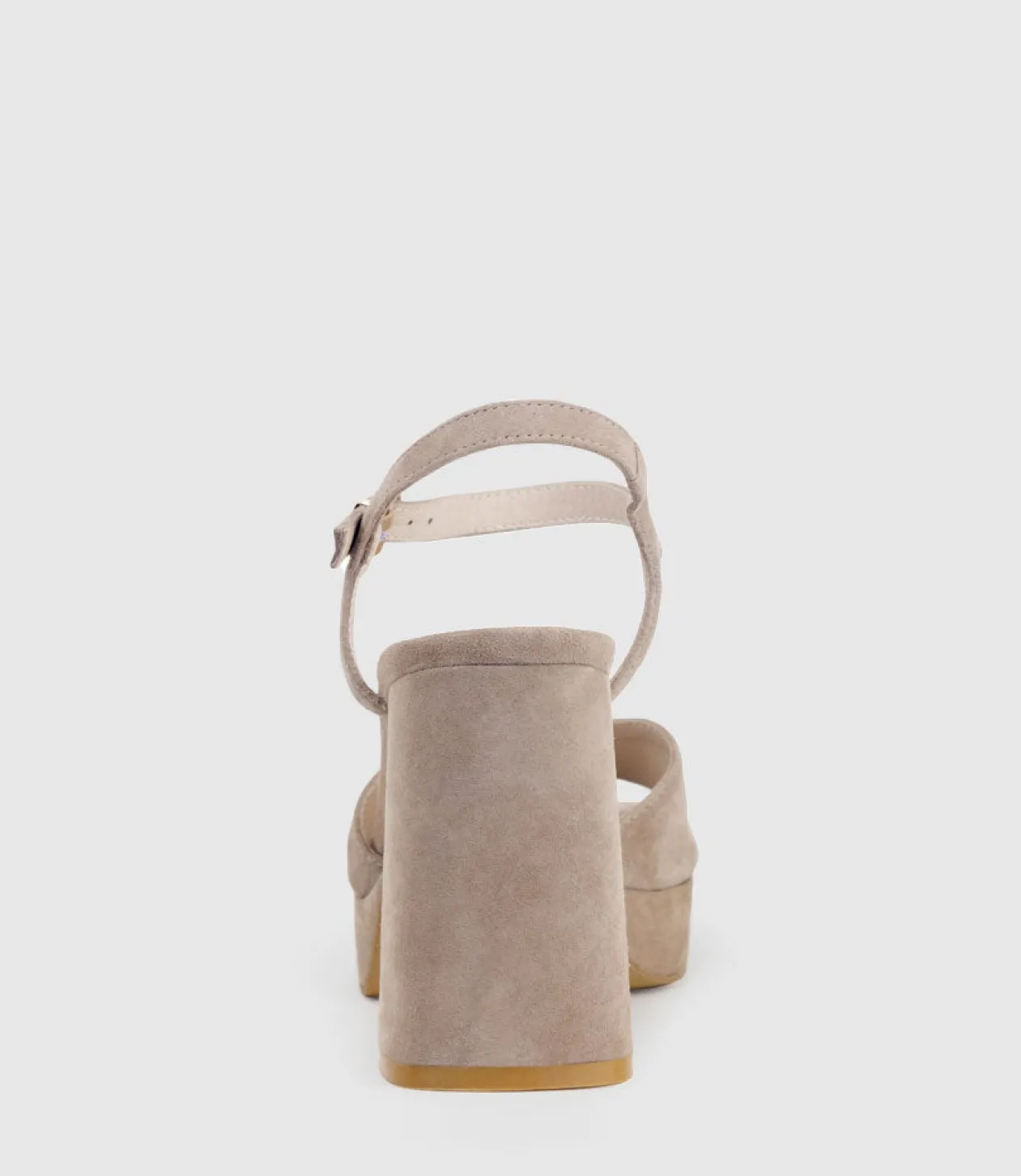 Rhiana95 V Throat Platform Sandal In Nude Suede