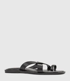 Tiana Crossover Toe Thong In Black