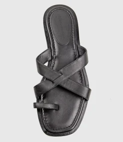 Tiana Crossover Toe Thong In Black