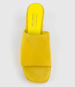 Tilla90 Platform Slide In Yellow Suede