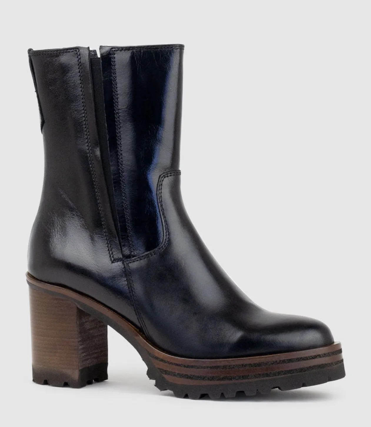 Ulara85 Lug Sole Ankle Boot In Black