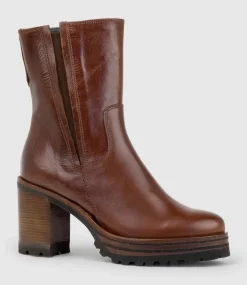 Ulara85 Lug Sole Ankle Boot In Tan