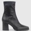 Undra80 Square Toe Ankle Boot In Black