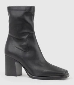 Undra80 Square Toe Ankle Boot In Black