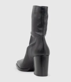 Undra80 Square Toe Ankle Boot In Black