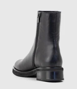 Urias Classic Ankle Boot In Black