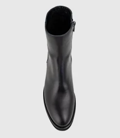 Urias Classic Ankle Boot In Black