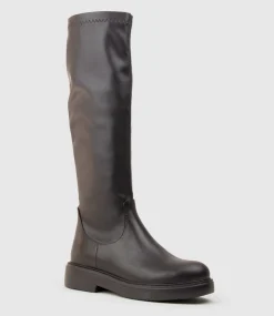 Vanya Knee High Boot On Rubber Sole In Black
