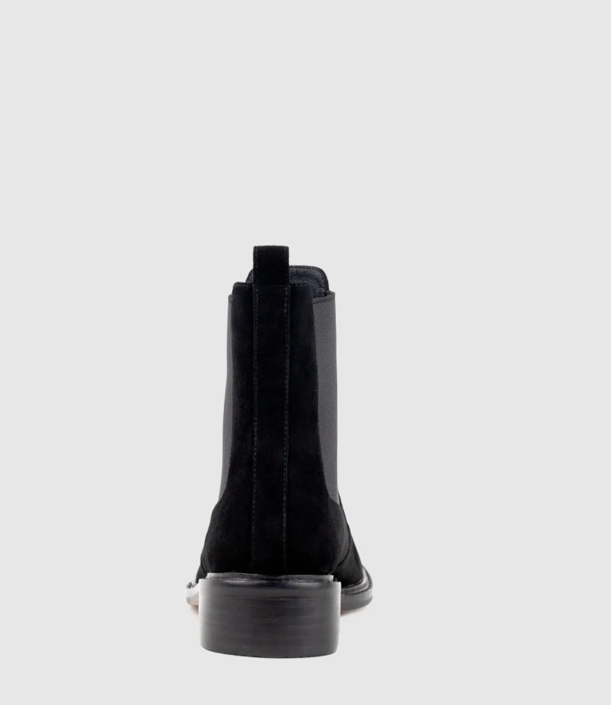 Walker30 Chukka Boot In Black Suede