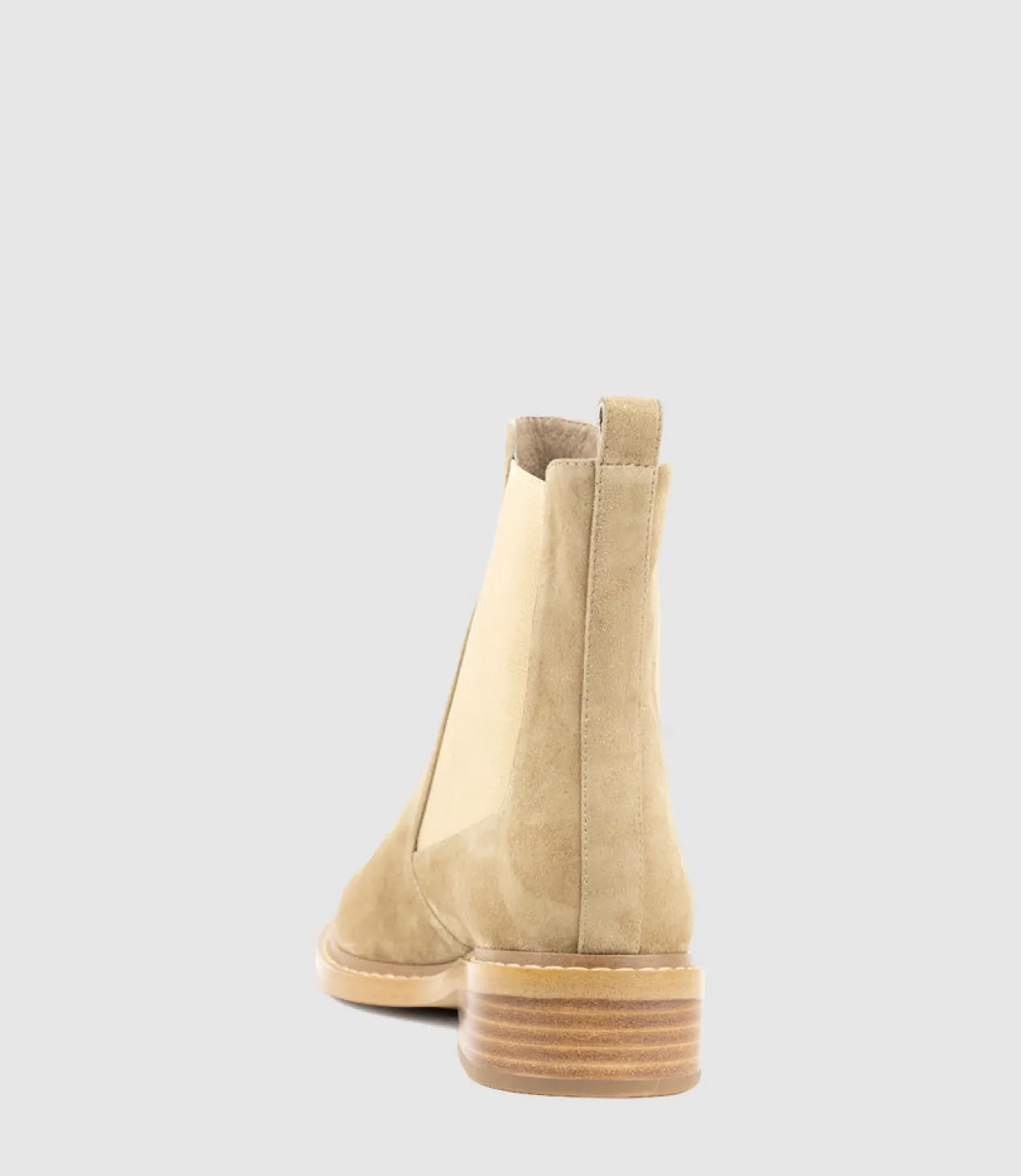 Walker30 Chukka Boot In Camel Suede