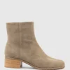 Weston40 Ankle Boot With Zip In Latte Suede