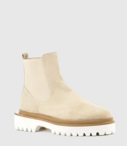 Wilmott Chukka Boot On Eva Sole In Sand Suede