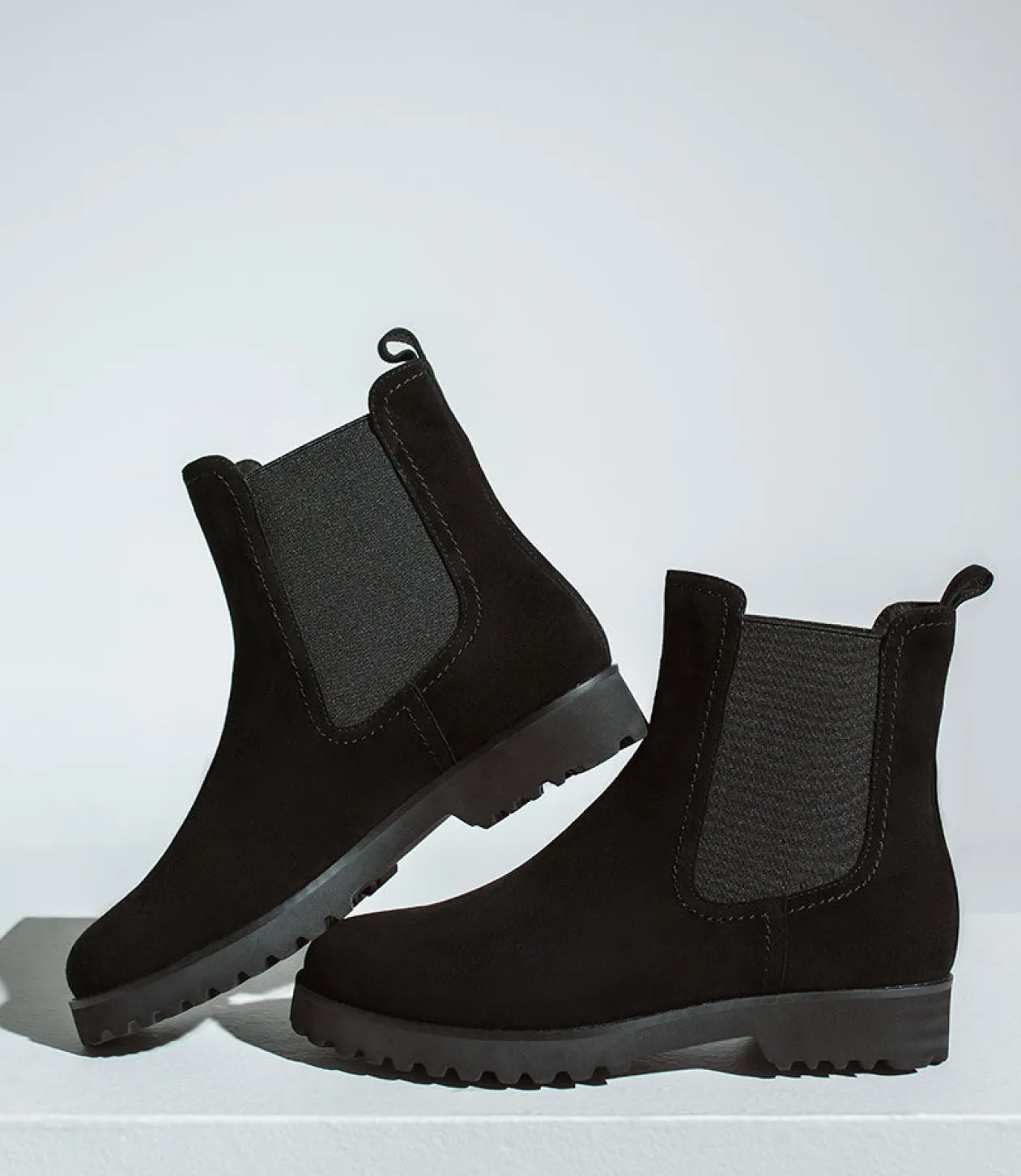 Wyatt Chukka Boot On Rubber Sole In Black Suede