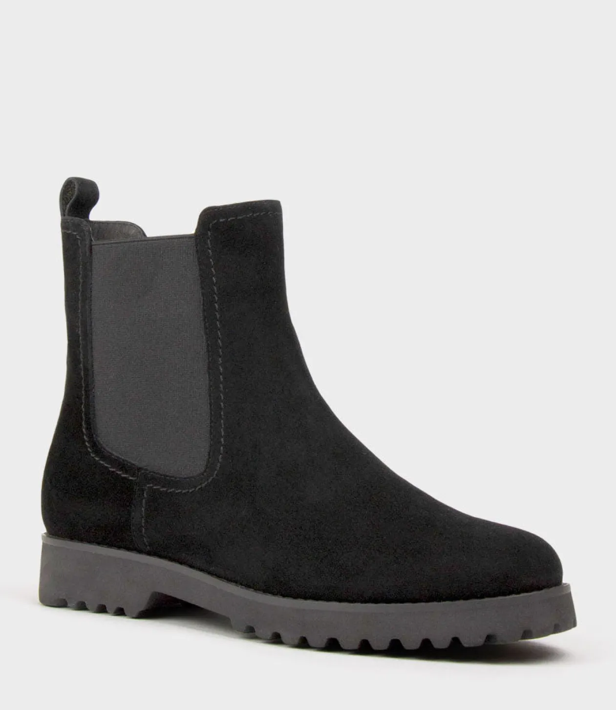 Wyatt Chukka Boot On Rubber Sole In Black Suede