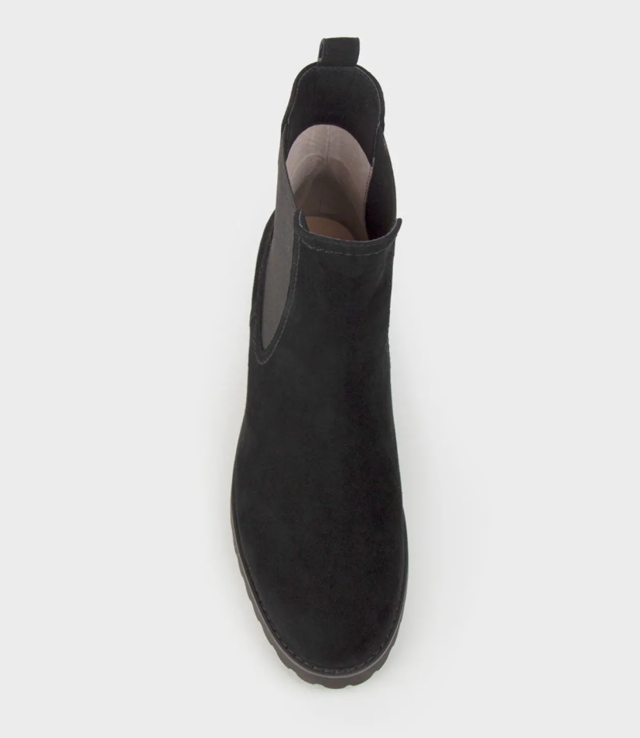 Wyatt Chukka Boot On Rubber Sole In Black Suede