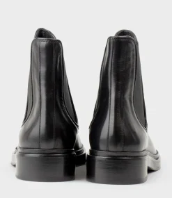 Wyn Chelsea Boot On Exaggerated Sole In Black