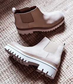 Yael Lug Sole Boot In Sand Suede
