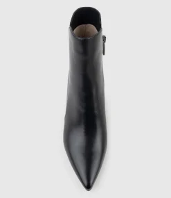 Zaid75 Pointed Ankle Boot In Black Calf