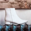 Zana35 Pointed Ankle Boot In Cream