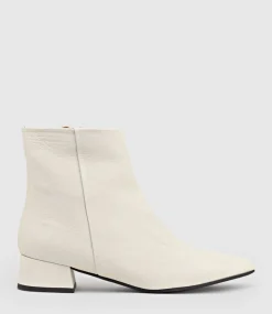 Zana35 Pointed Ankle Boot In Cream