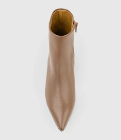 Zana35 Pointed Ankle Boot In Tan