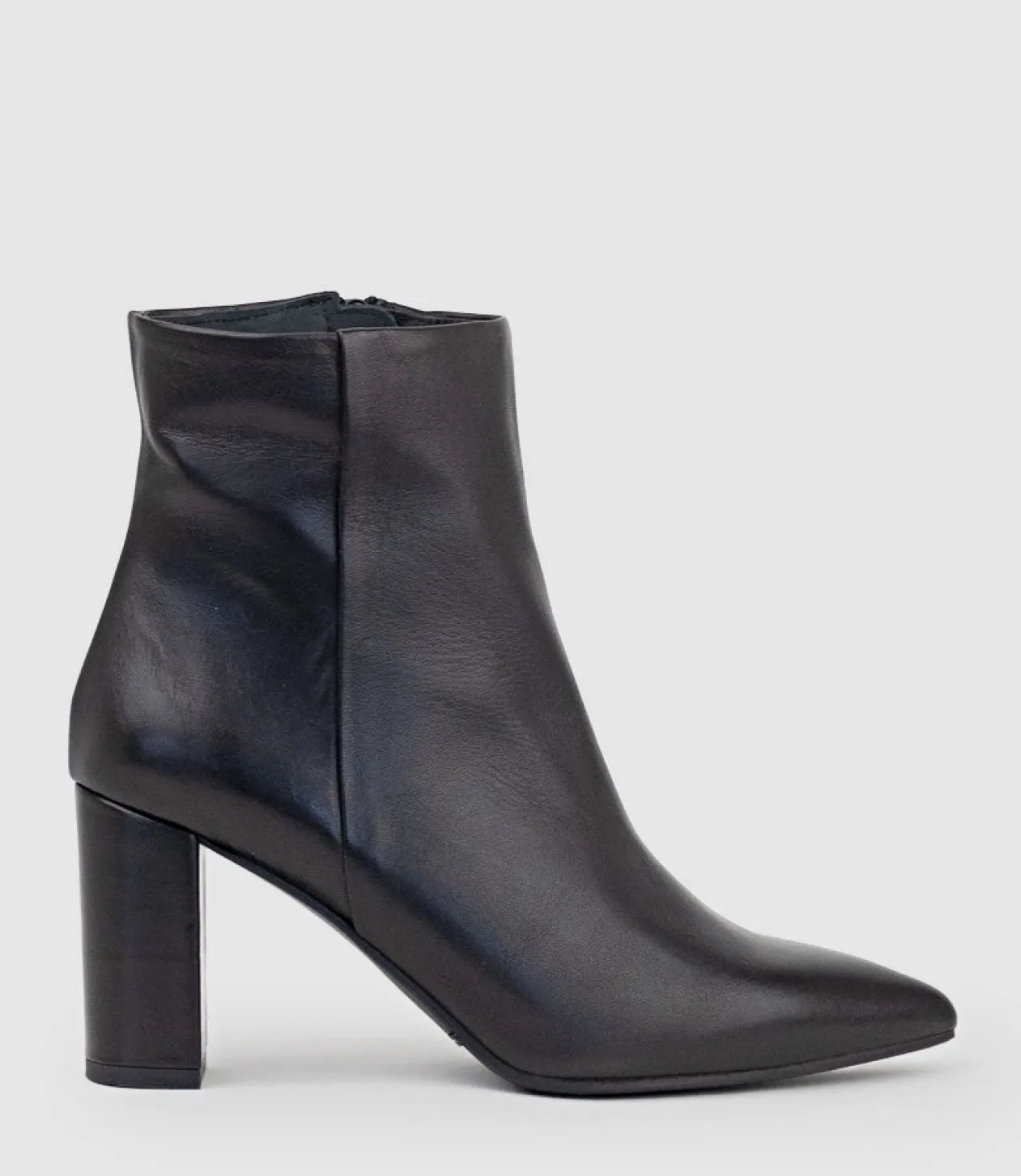 Zim70 Pointed Ankle Boot In Black