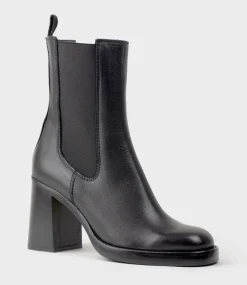 Zurra Block Heel Chukka Boot In Black