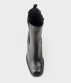 Zurra Block Heel Chukka Boot In Black